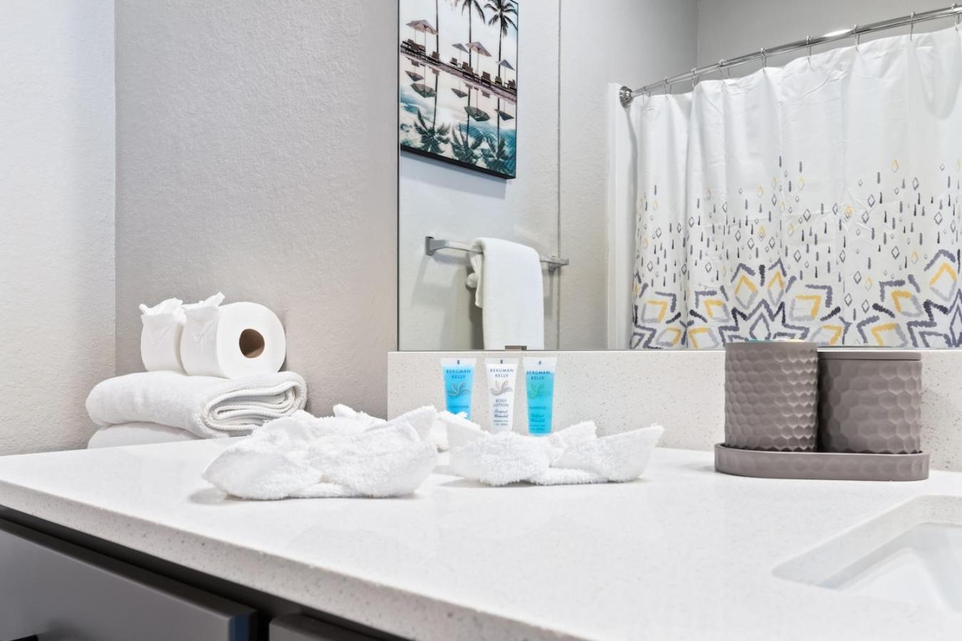 Tropicana Field 2 Bed In Dwtwn With Free Parking Apartman St. Petersburg Kültér fotó